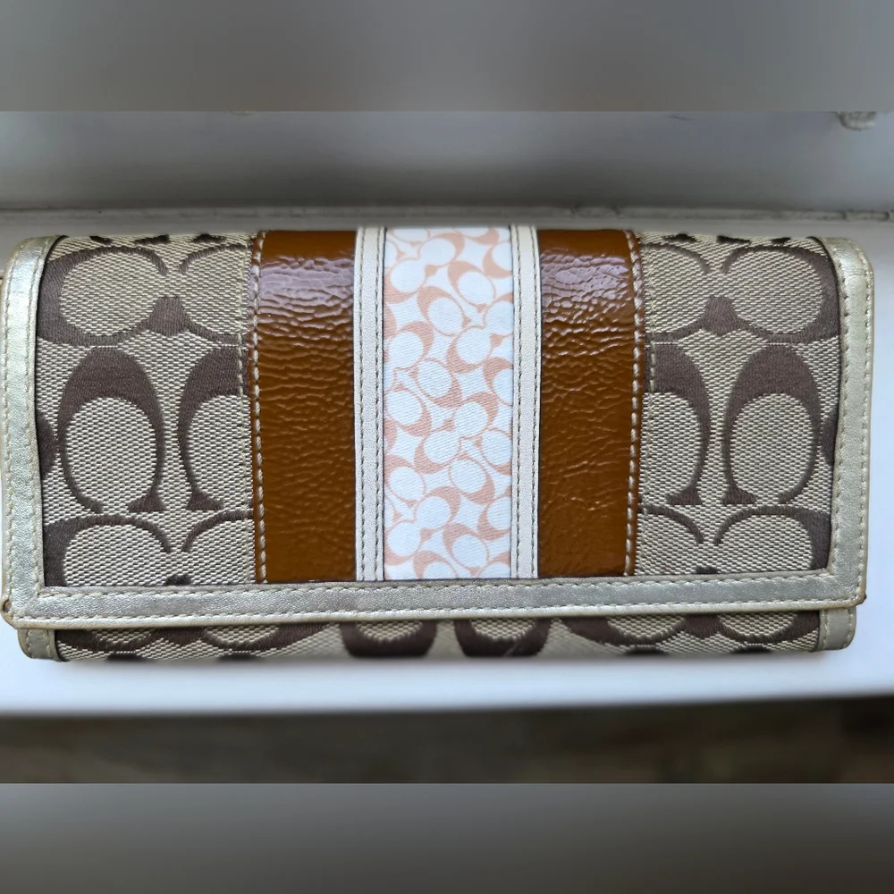 Coach Signature Canvas Wallet With Leather Metallic Stripe - Picture 9 of 10